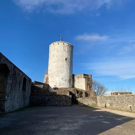 Halleluja Mit Burgblick Hellenthal